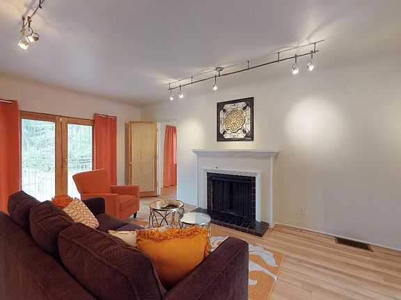 5th image of 818 Grandview Dr SE