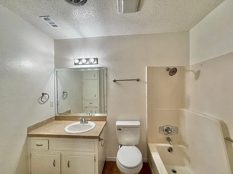 217 E Beeline Ln — Photo 12