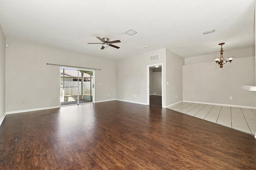 3 bed, 2.0 bath, 1570 sqft, $2,080 — Photo 4