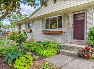369 Larkspur St, Ann Arbor, MI 48105