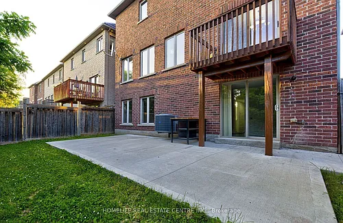 42 Arrowpoint Dr Photo 1