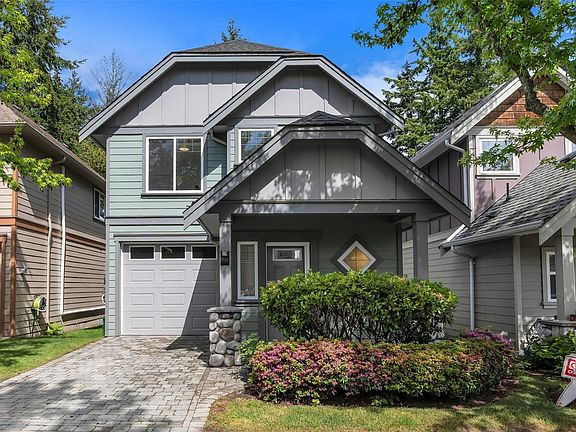 2nd image of 2210 Sooke Rd #19