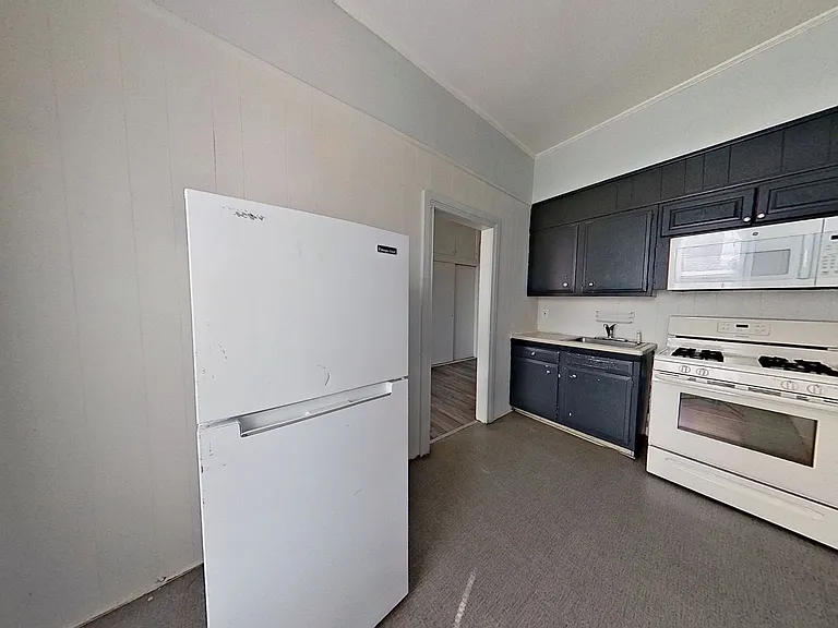 347 S George St #2F — Photo 3