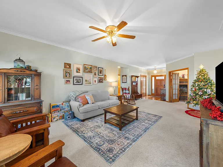1060 N Bader Ct — Photo 8
