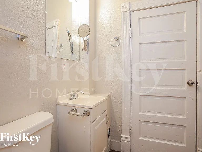 2447 Norton Ave — Photo 12