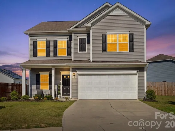9011 Evercrisp Ln, Charlotte, NC 28215