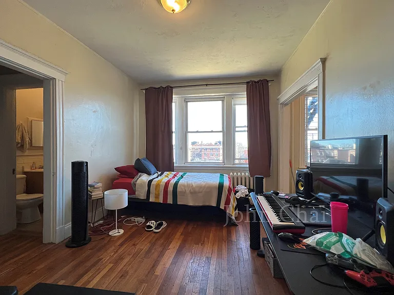 225 Kelton St #15 — Photo 3