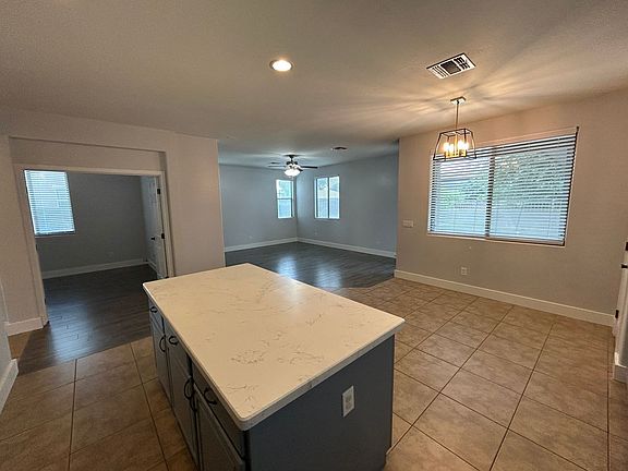 5th image of 15439 W Poinsettia Dr
