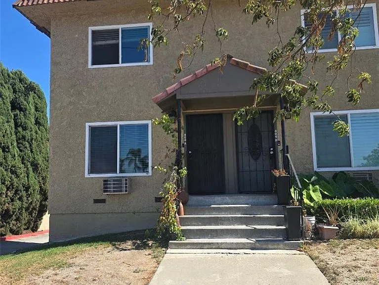 404 W Electric Ave #A — Photo 1