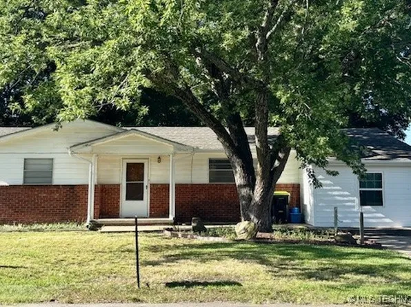 909 Williams St, Ada, OK 74820