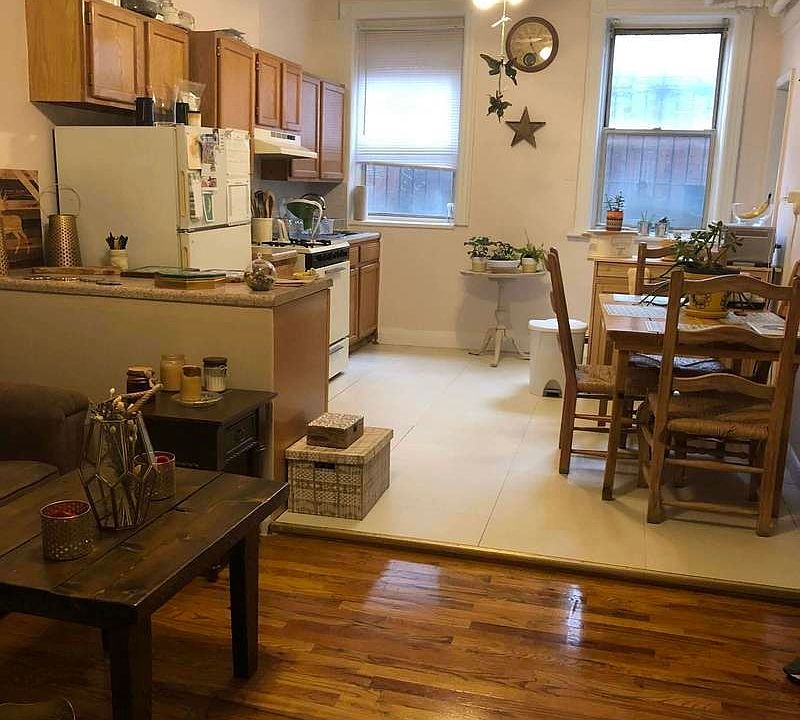 1st image of 2365 32nd St #1