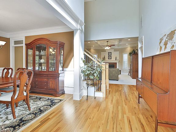 4th image of 130 Reynolds Pl