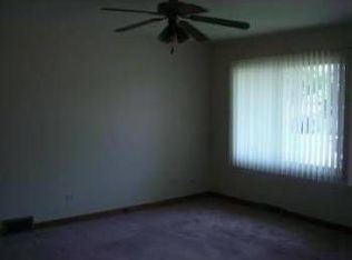 2540 Huron Ter, Waukegan, IL 60087