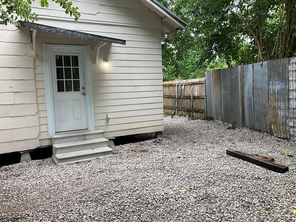 Private back cottage with dedicated parking