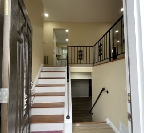 2nd image of 337 Jamestown Rd