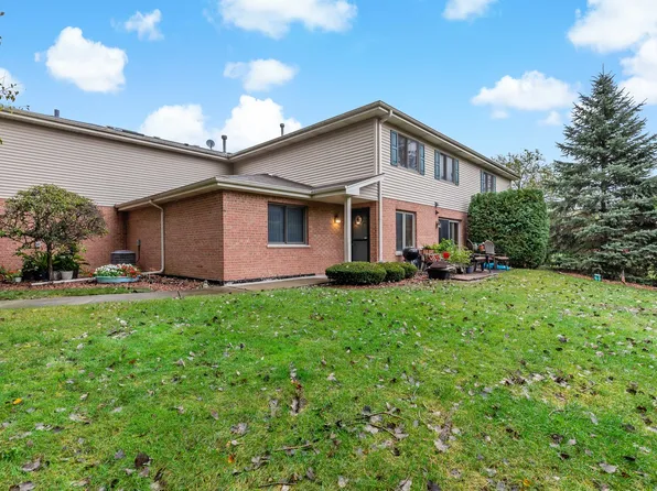 11108 W Cove Cir #5B, Palos Hills, IL 60465