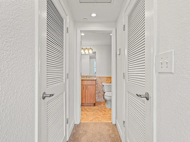 401 69th St #101 — Photo 29