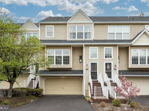 485 Lake George Cir, West Chester, PA 19382