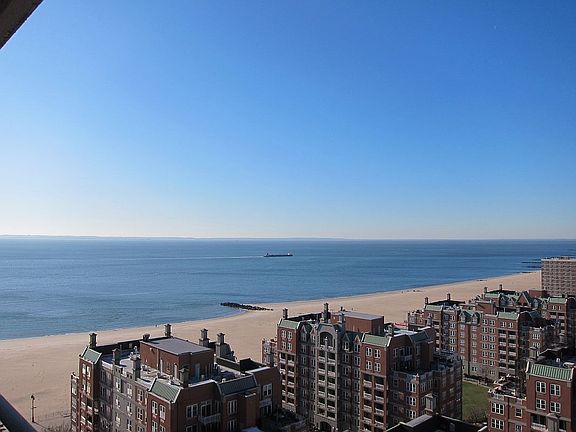 3rd image of 35 Seacoast Ter APT 16A