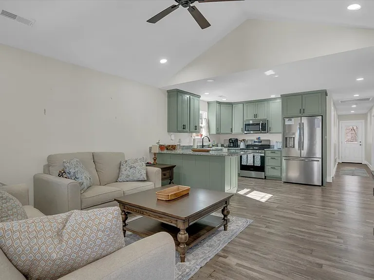 160 Marion Farms Dr — Photo 3