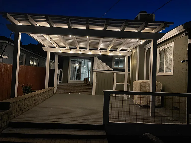 555 Claremont Dr — Photo 10