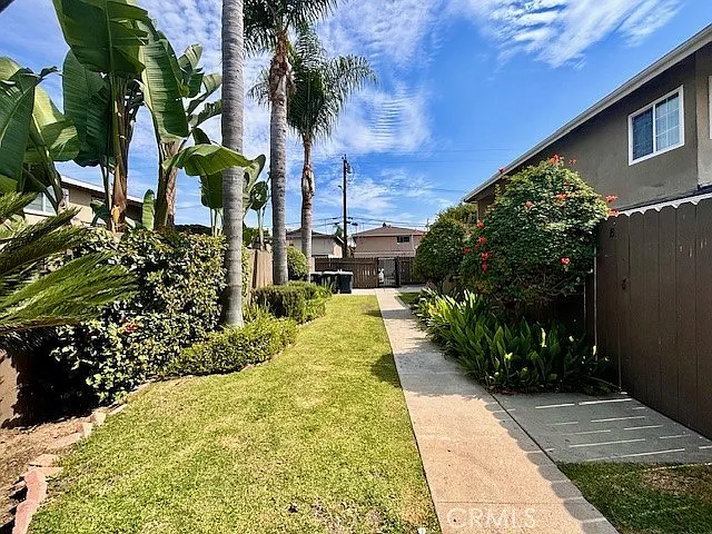 17102 Emerald Ln #E — Photo 6