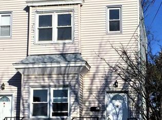 40 S 5th St, Harrison, NJ 07029