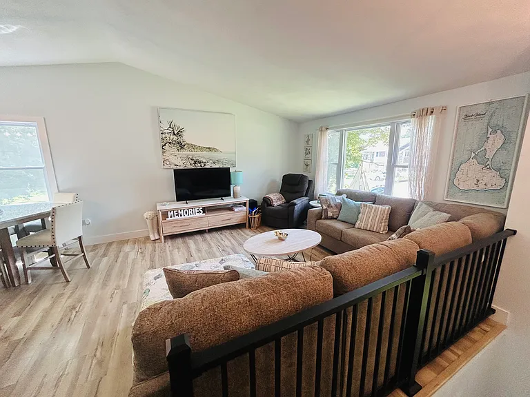 29 Woodsia Rd — Photo 3