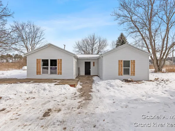 13910 Olin Lakes Dr, Sparta, MI 49345