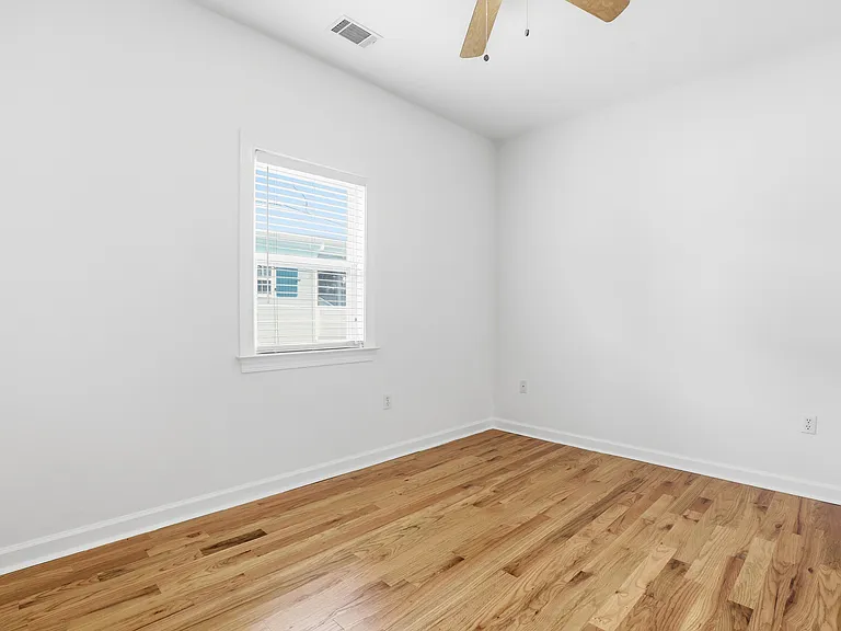 202 Penrose Dr — Photo 23