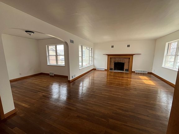 3rd image of 803 E 6th St #1
