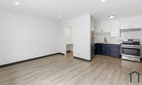 2301 S Ridgeley Dr #C — Photo 1