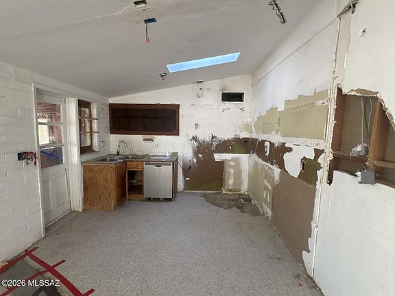 2nd image of 5600 S Oriole Ave
