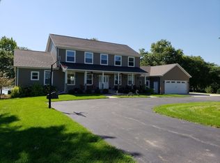 2402 Shoreline Heights Rd, Sterling, IL 61081