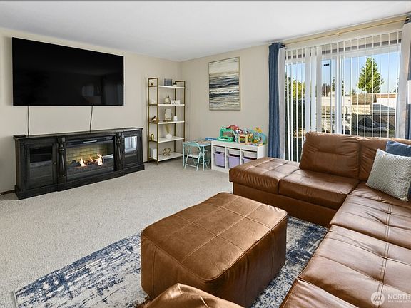 5th image of 429 37th St SE APT 8
