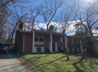 9949 Woodrow St, Vienna, VA 22181