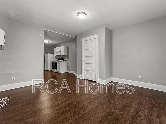 3rd image of 528 1/2 E Raymond St