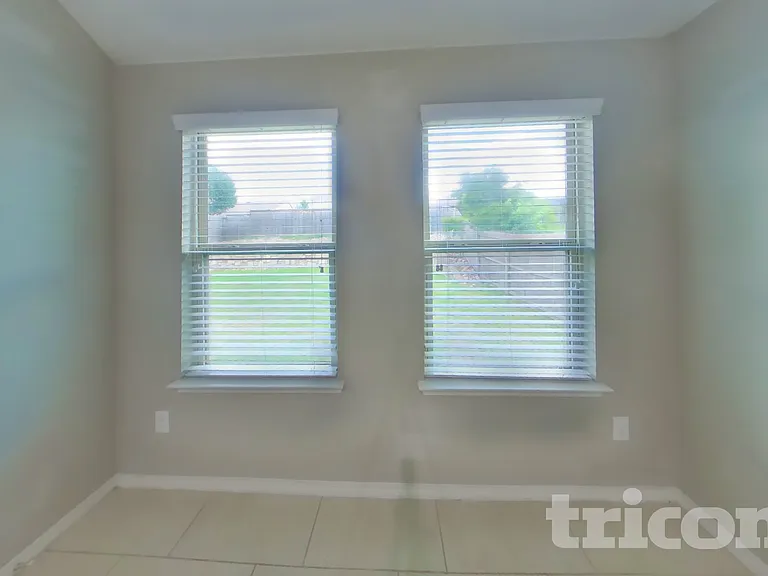 529 Cheyenne Dr — Photo 3