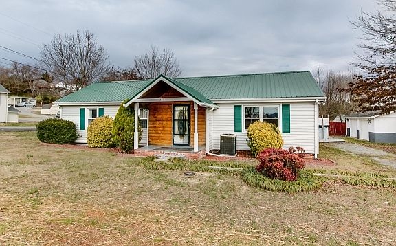 2nd image of 213 Newland Ave