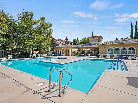 4th image of 1900 Danbrook Dr Unit 818