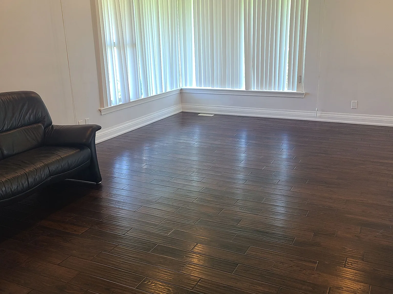 3 bed, $3,000 — Photo 4