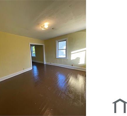 3rd image of 270 N 5th St