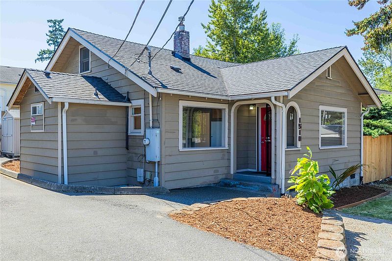 5th image of 1510 E Sunset Drive