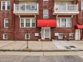 2 S Montgomery Ave, Atlantic City, NJ