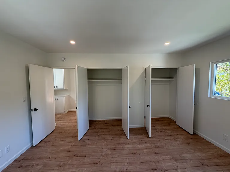 8535 Lookout Mountain Ave — Photo 27