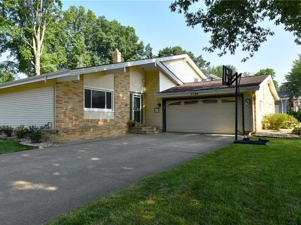 6762 Edgemoor Ave, Solon, OH 44139