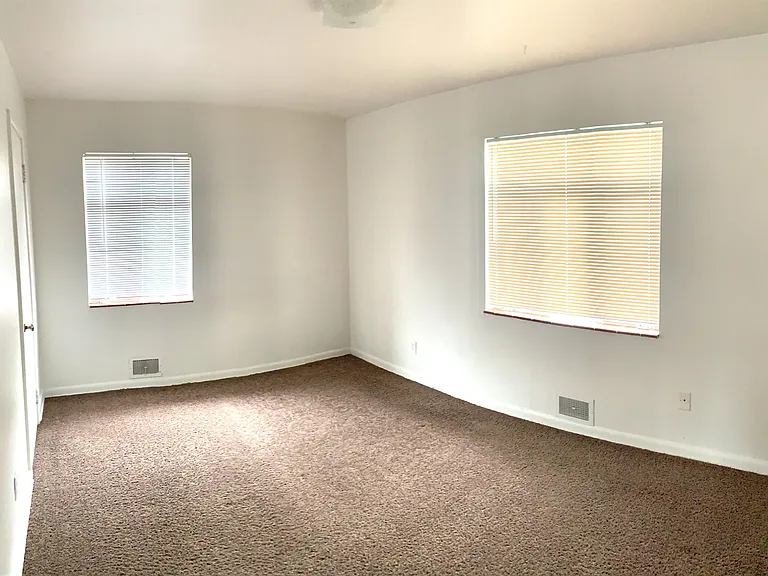 212 N Ford St — Photo 3