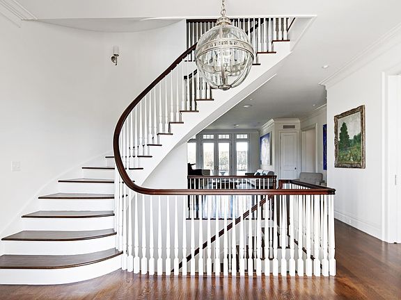 2nd image of 40 James St