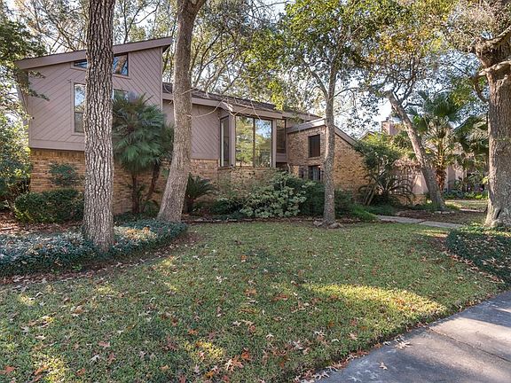 2nd image of 15914 Craighurst Dr