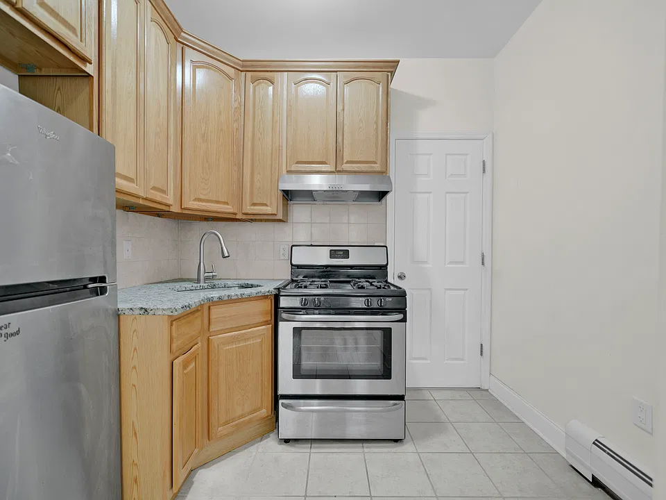 165 1/2 Hopkins Ave #3